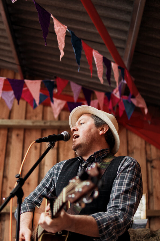 Fiddle & Strum at Farm Fest